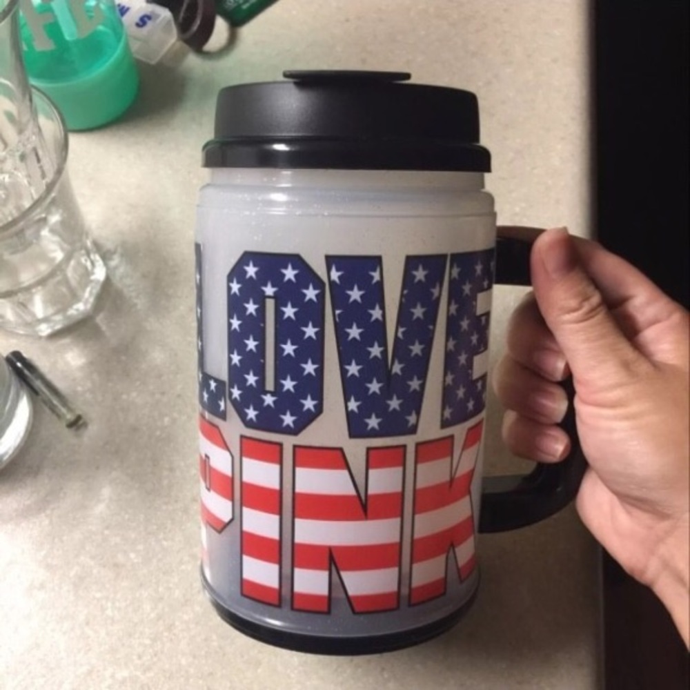 Water bottle lights up